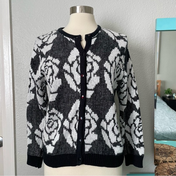 Empire Cat Black & White Floral Rose Knit Cardigan Sweater Medium Button Down - Picture 2 of 10